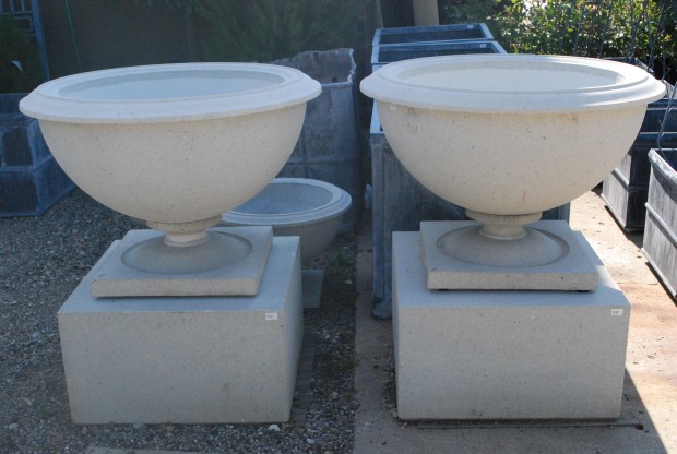 reproduction Frank Lloyd Wright urns