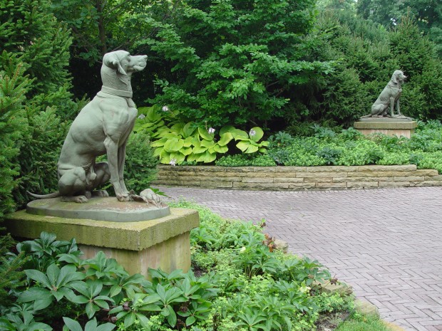 siting garden sculpture