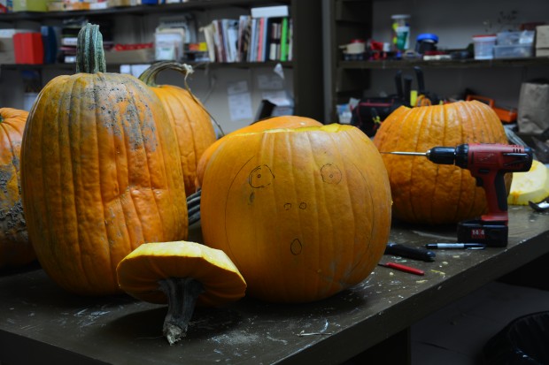 carving-pumpkins.jpg