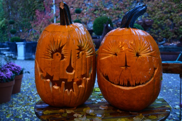 carved-pumpkins.jpg