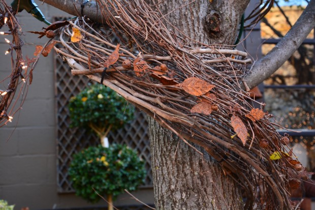 grapevine-and-rusted-steel-garland.jpg